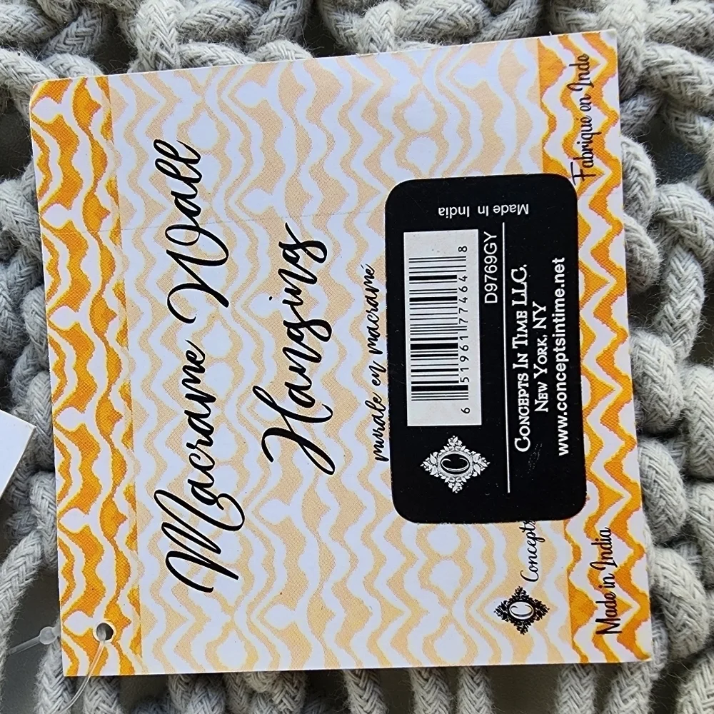 NWT Macrame Wall Hanging Boho Decor Wood Dowel Rod Knots 70's Hippie 17